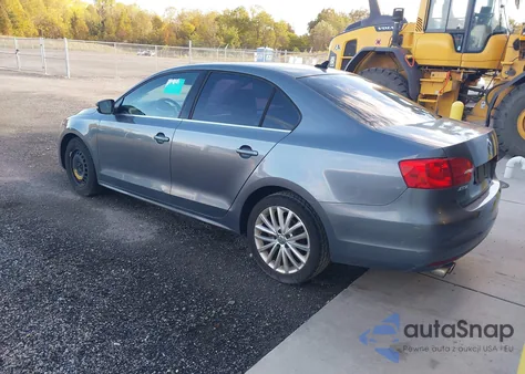 2011 Volkswagen Jetta 2.5L Sel z USA, uszkodzony, nr VIN 3VWLZ7AJ4BM074702